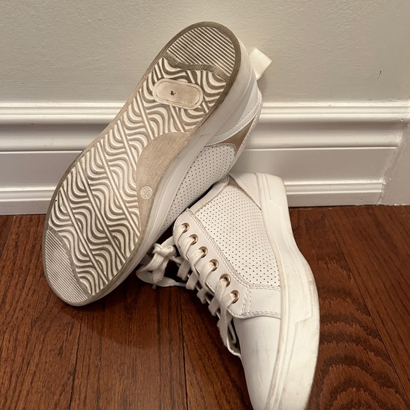 Steve Madden Brookee sneaker - Picture 2 of 5